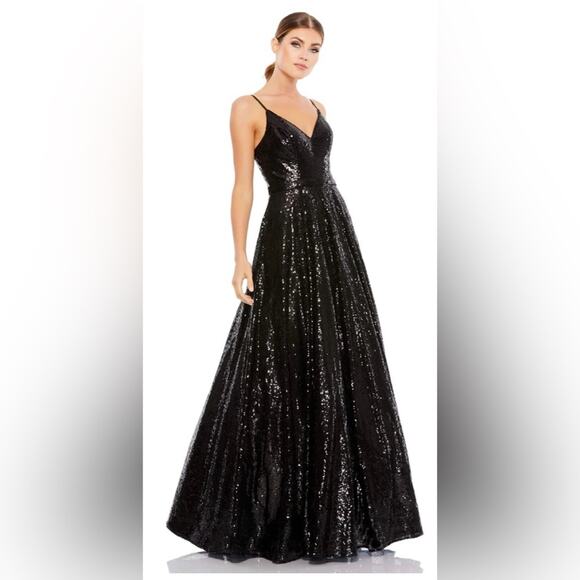 Ieena for Mac Duggal classic ballgown with a twist, fully sequined Size 6 or 12 - Picture 1 of 7